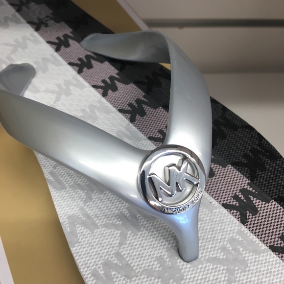 🤍Michael Kors Silver multi color Flip Flops🤍 - Picture 3 of 4